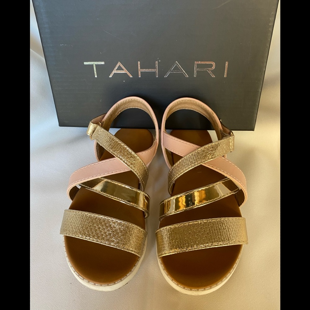 TAHARI Roman sandals